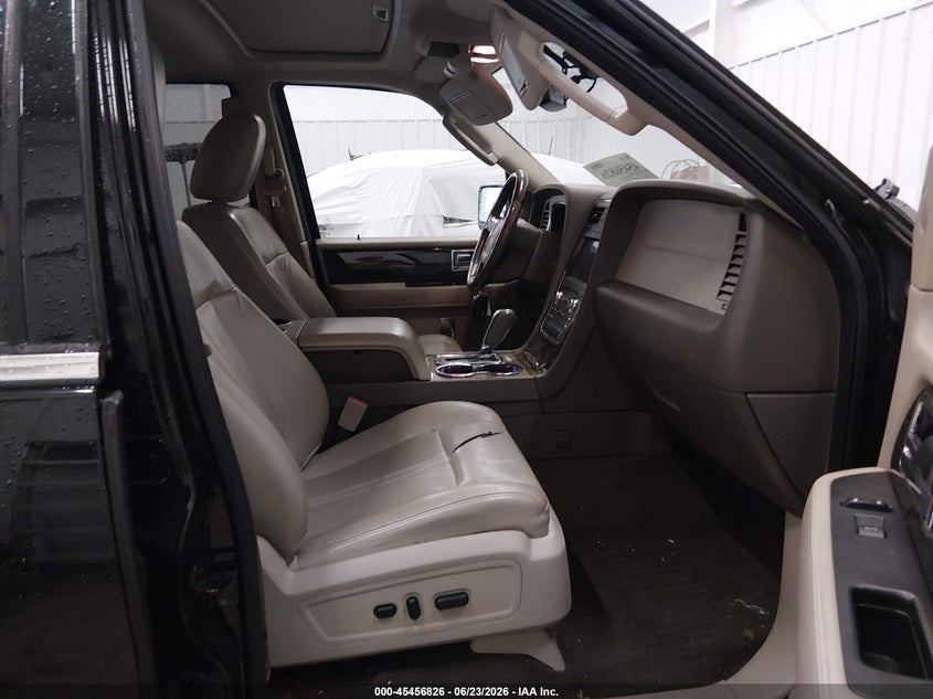 2016 LINCOLN NAVIGATOR L auction photo 5