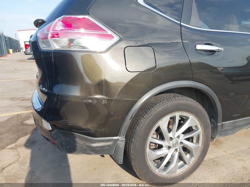 2015 NISSAN ROGUE auction photo 6
