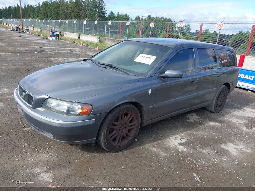 2004 Volvo V70, Normal Wear & Tear, IAAI, VIN YV1SW53D842364688 — photo 2