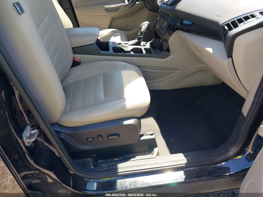 FORD ESCAPE 2019 VIN 1FMCU9J93KUA44133