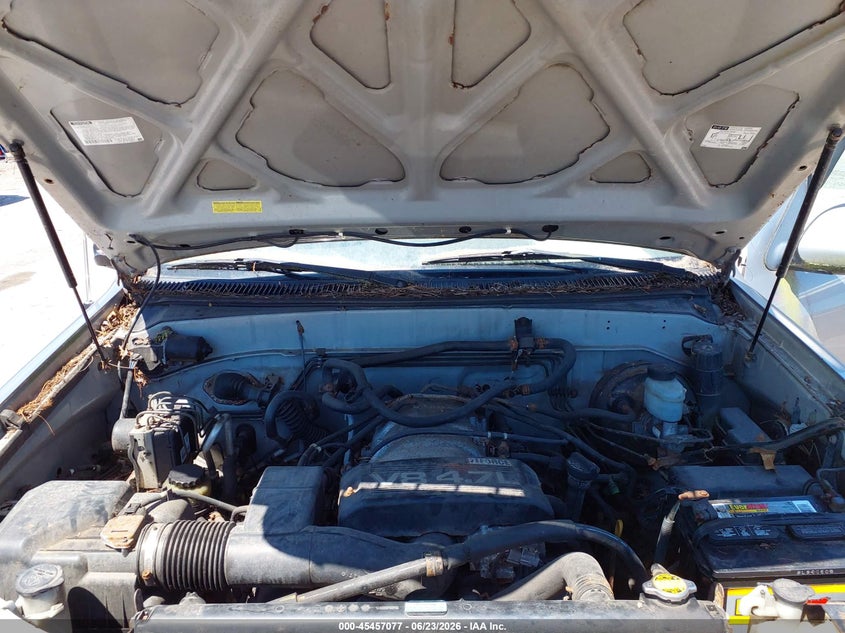 2002 Toyota Sequoia Limited V8 VIN: 5TDBT48A92S076580 Lot: 45457077