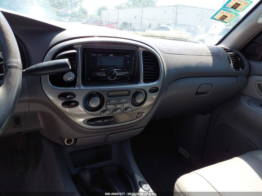 2002 Toyota Sequoia Limited V8 VIN: 5TDBT48A92S076580 Lot: 45457077