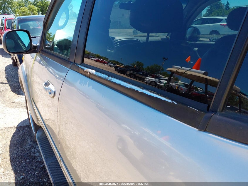 2002 Toyota Sequoia Limited V8 VIN: 5TDBT48A92S076580 Lot: 45457077