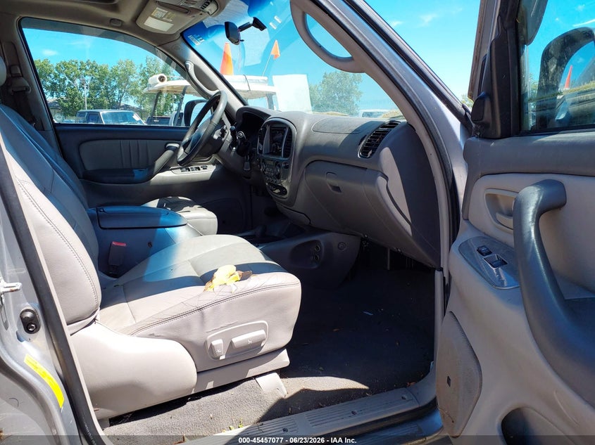 2002 TOYOTA SEQUOIA — zdjęcie 5