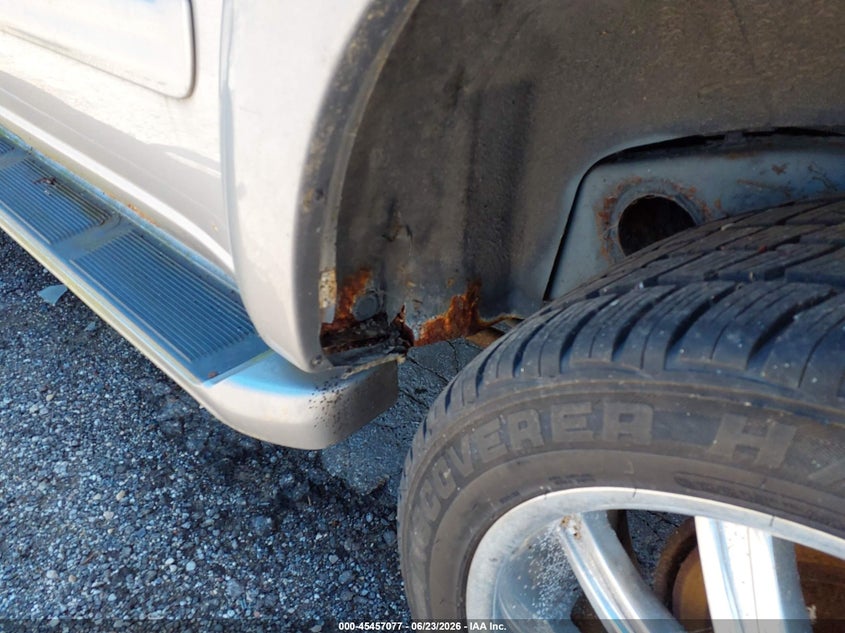 2002 TOYOTA SEQUOIA auction photo 6