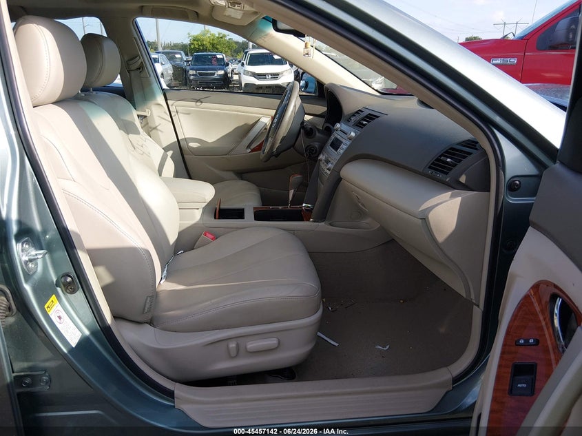 2011 TOYOTA CAMRY auction photo 5
