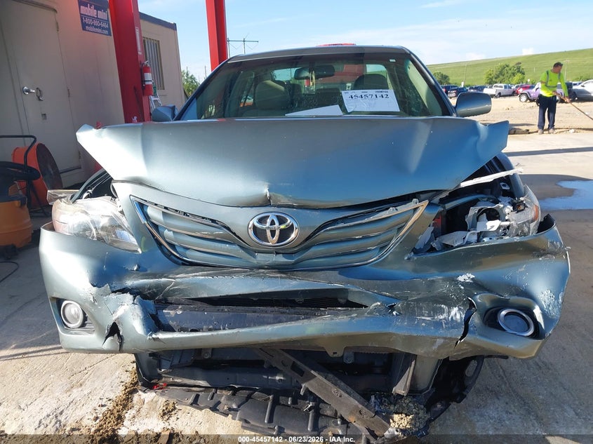 2011 TOYOTA CAMRY auction photo 6