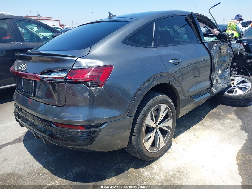 Vin: wa1baage8rb038309, lot: 45955265, audi q8 e-tron s line premium quattro 20244