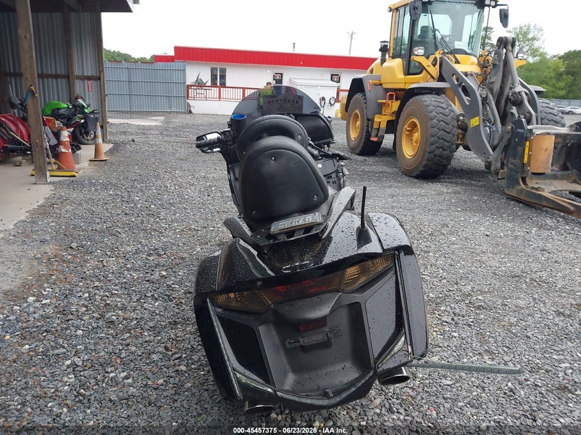 2013 Honda Gl1800 B VIN: JH2SC684XDK001703 Lot: 45457375