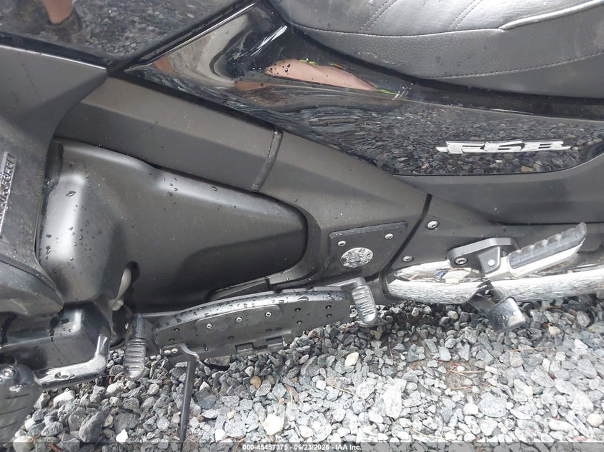 2013 Honda Gl1800 B VIN: JH2SC684XDK001703 Lot: 45457375