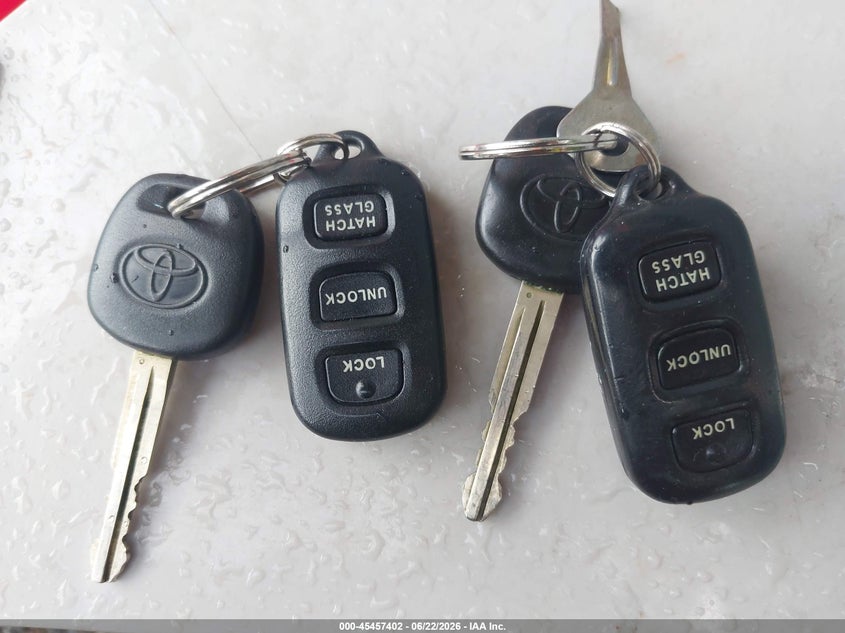 2005 Toyota Matrix Xr VIN: 2T1KR32E45C501995 Lot: 45457402