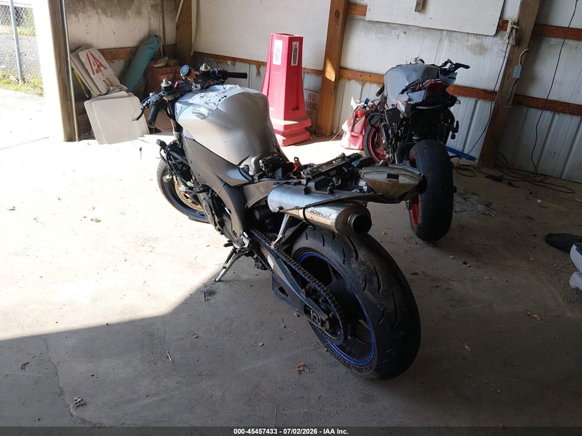 2004 YAMAHA YZFR1 auction photo 3