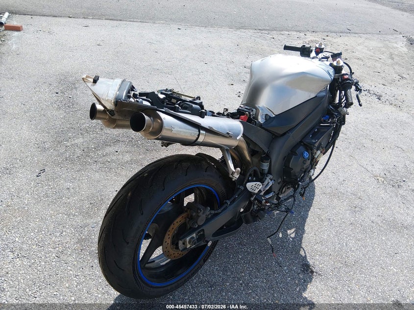 2004 YAMAHA YZFR1 auction photo 4