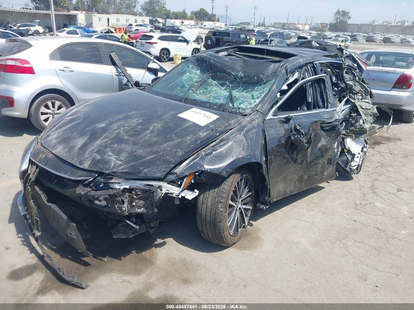 Vin: 58ada1c1xru052335, lot: 45955554, lexus es 300h 20242