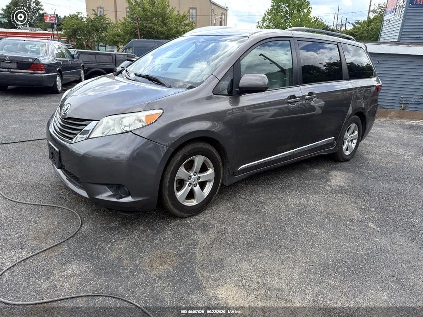 2017 Toyota Sienna Le 8 Passenger 5TDKZ3DC8HS792654 photo 1