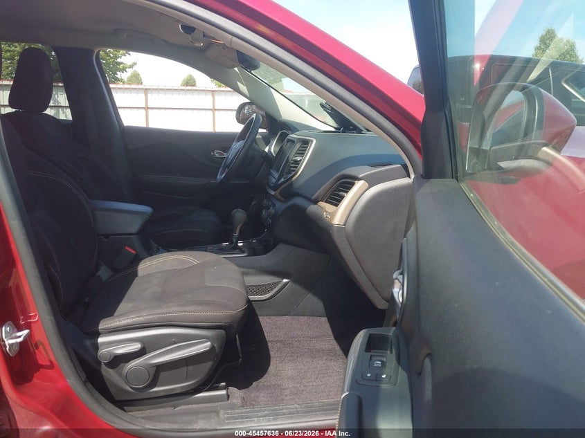 2016 JEEP CHEROKEE auction photo 5