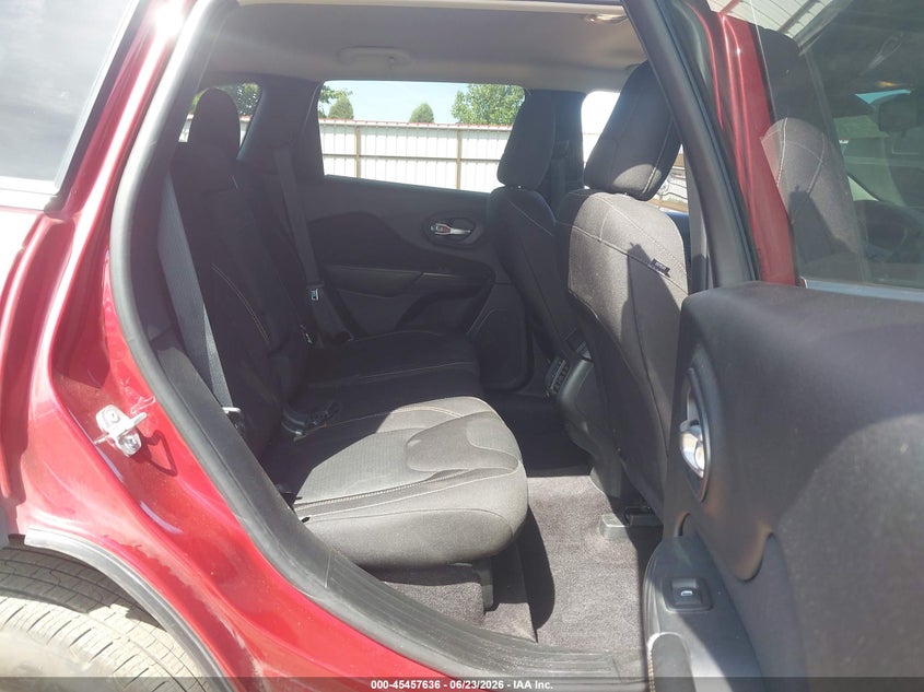 2016 JEEP CHEROKEE auction photo 8