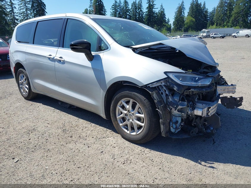 Vin: 2c4rc1bg8rr149869, lot: 45955799, chrysler pacifica touring l 2024 img_1