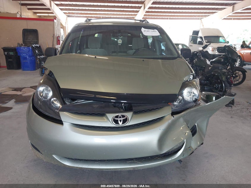 AtlanticExpress - Toyota Sienna