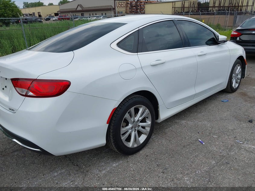 2015 CHRYSLER 200 auction photo 4