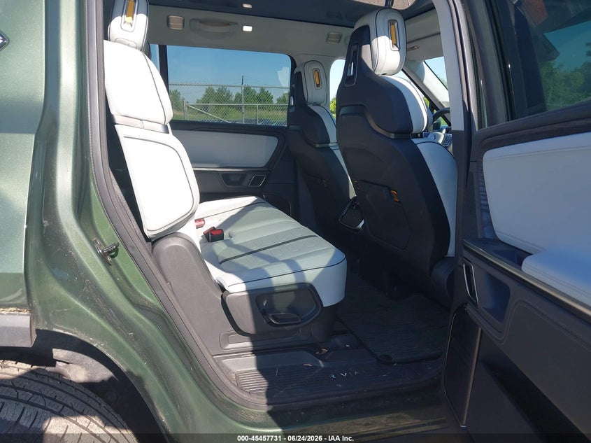 2023 Rivian R1S Adventure/Adventure Dual Motor Max Pack/Adventure Dual Motor Perf Max Pack VIN: 7PDSGBBA5PN025570 Lot: 45457731