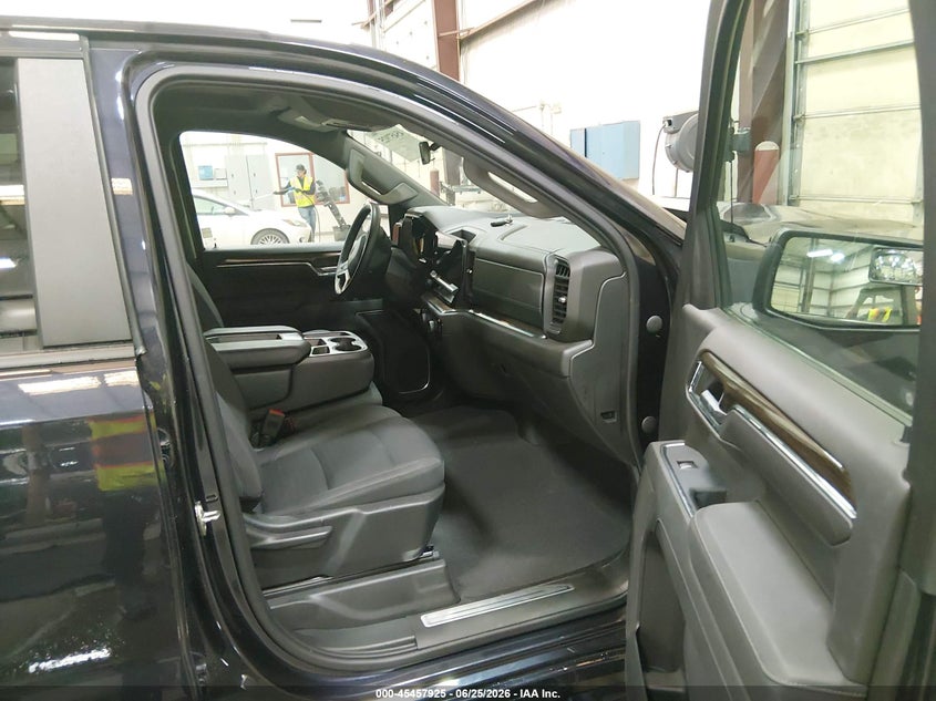 2023 CHEVROLET SILVERADO 1500 auction photo 5