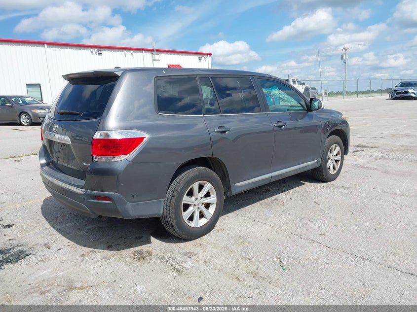 Vin: 5tdbk3eh4bs071138, lot: 45956056, toyota highlander base v6 20114