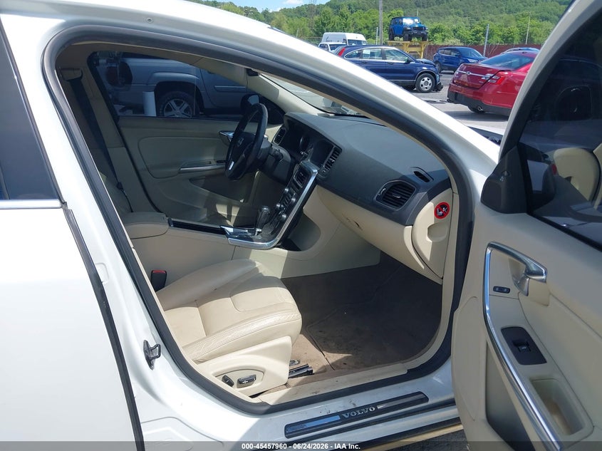 2012 VOLVO S60 auction photo 5