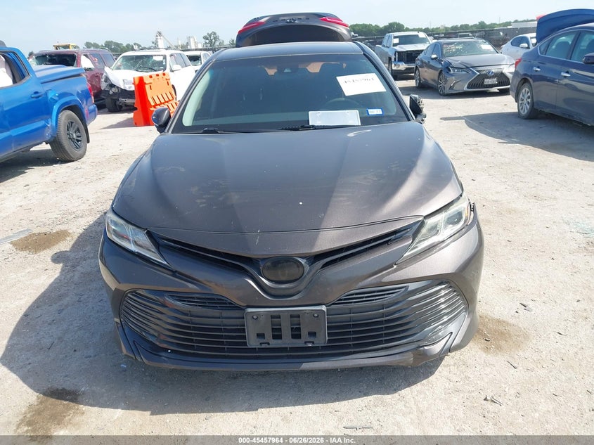 TOYOTA CAMRY - zdjęcie 12