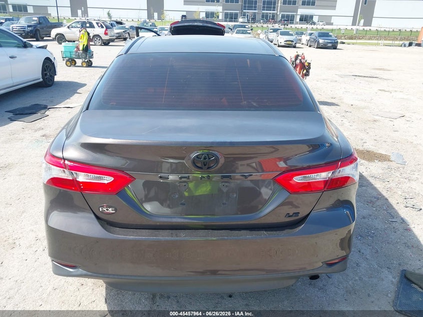 TOYOTA CAMRY - zdjęcie 16