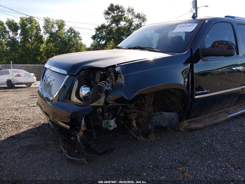 2011 GMC YUKON auction photo 6
