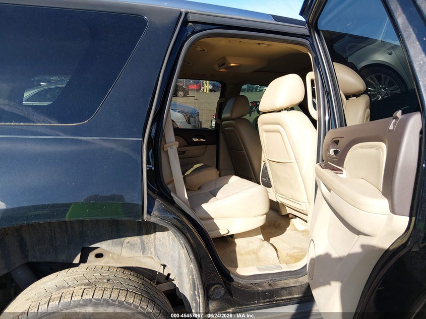 2011 GMC YUKON auction photo 8