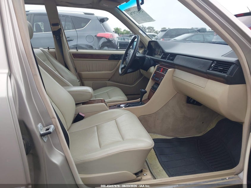 Фото 5 - MERCEDES-BENZ 400