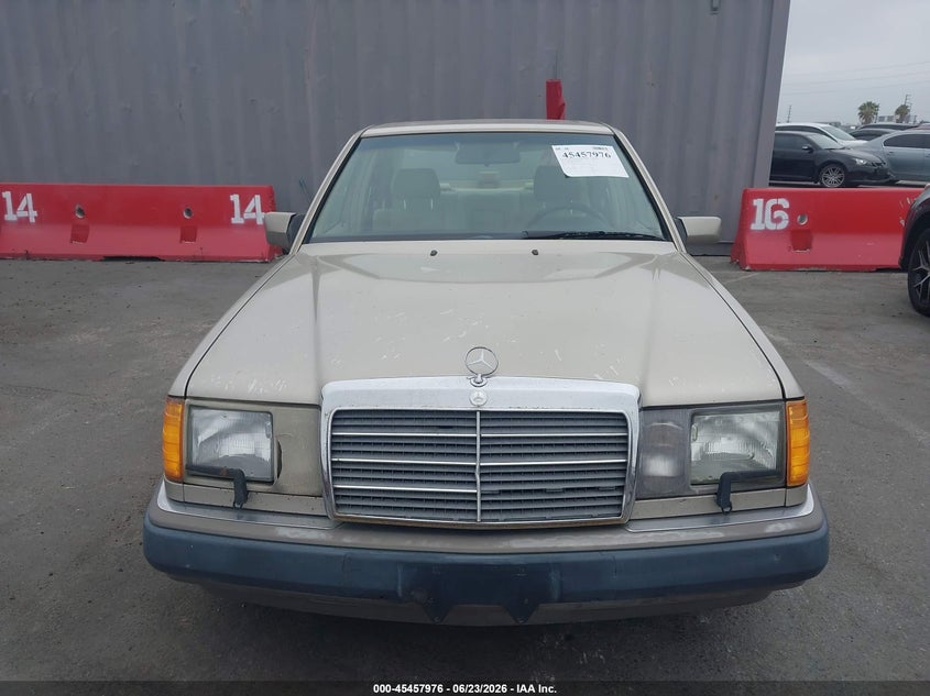 Фото 6 - MERCEDES-BENZ 400