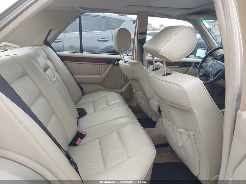 Фото 8 - MERCEDES-BENZ 400