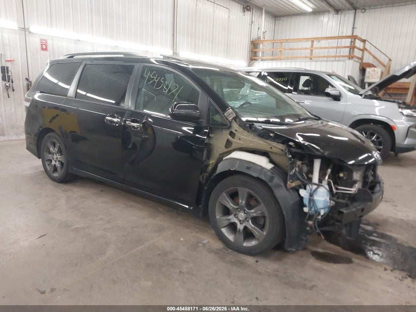 2015 TOYOTA SIENNA auction photo 1
