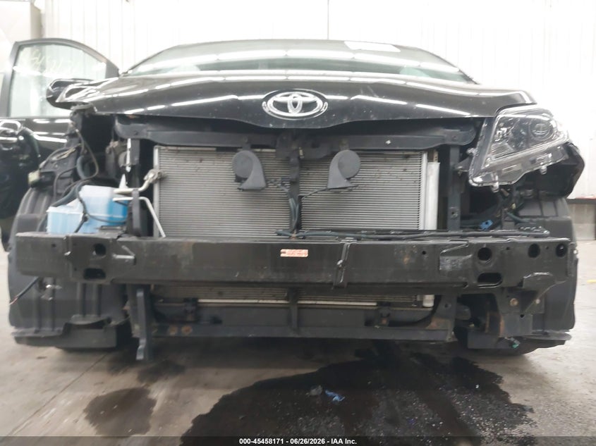 2015 TOYOTA SIENNA auction photo 6