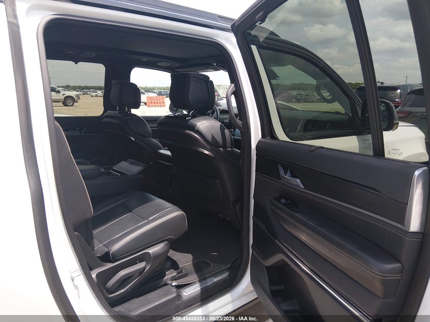 2024 JEEP GRAND WAGONEER L auction photo 8