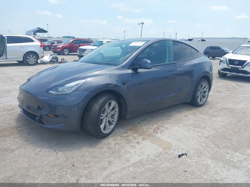 2021 Tesla Model Y, Right Side, IAAI, VIN 5YJYGDEE4MF259723 — photo 2