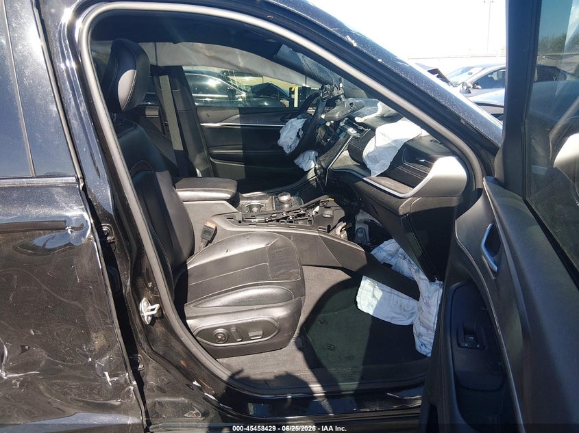 2024 JEEP GRAND CHEROKEE L auction photo 5