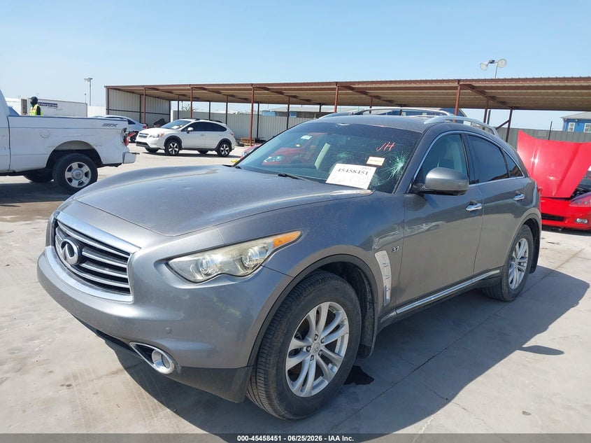 2015 INFINITI QX70 auction photo 2