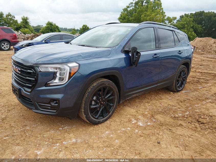 2024 GMC TERRAIN auction photo 2