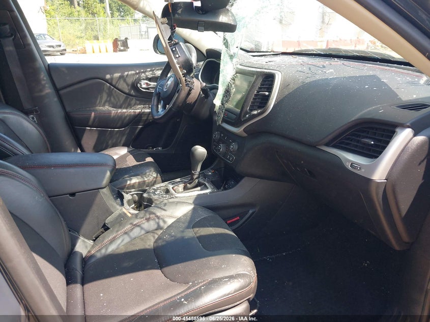 2017 JEEP CHEROKEE auction photo 5