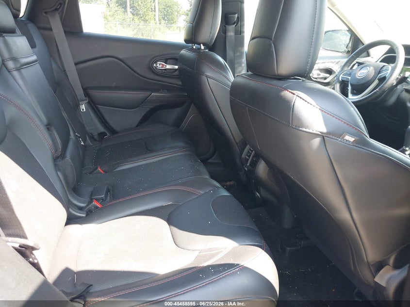 2017 JEEP CHEROKEE auction photo 8