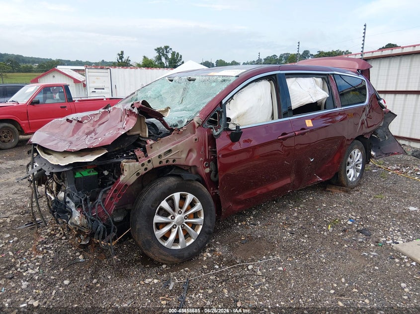 2019 CHRYSLER PACIFICA auction photo 2