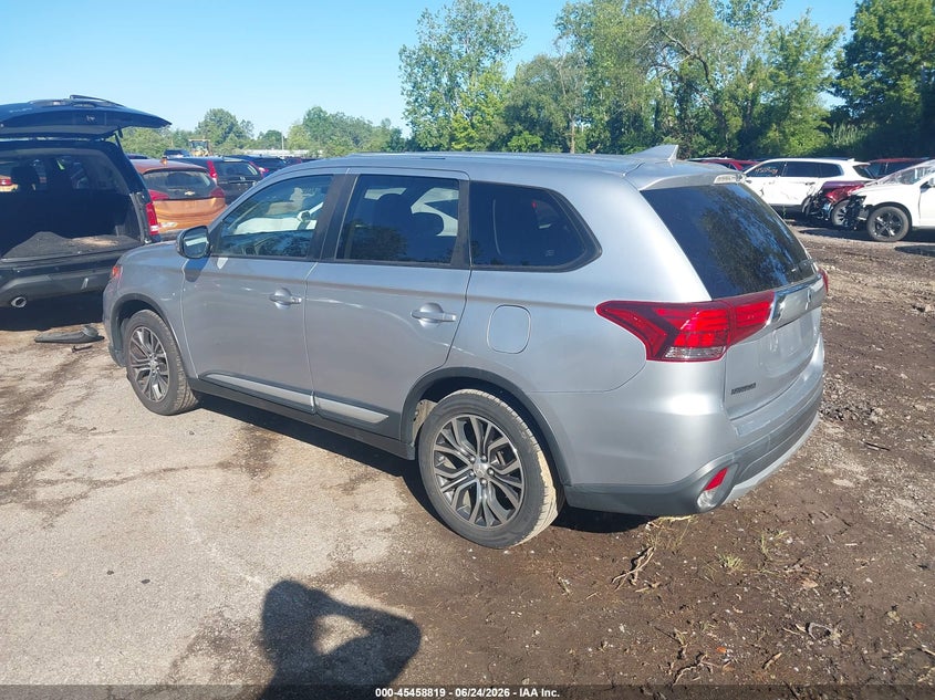 2017 MITSUBISHI OUTLANDER auction photo 3