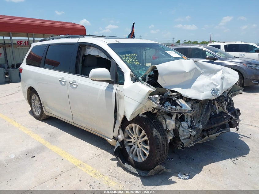 2015 Toyota Sienna Xle 8 Passenger VIN 5TDYK3DC1FS650190