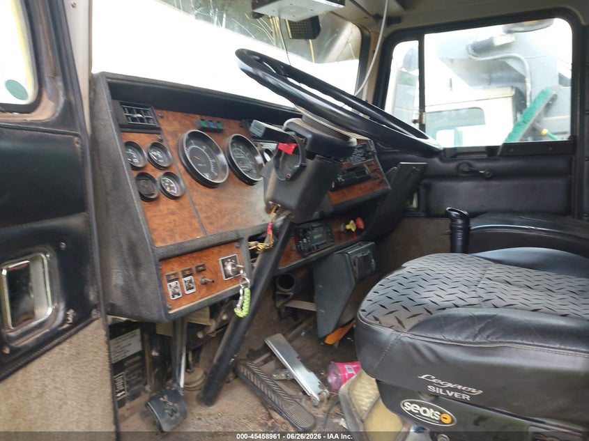 1999 KENWORTH CONSTRUCTION auction photo 7