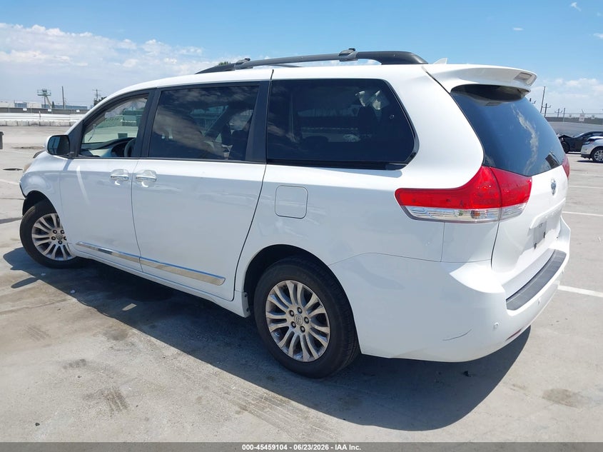 2013 TOYOTA SIENNA VAN 3.5L V-6 DOHC, VVT, 266HP