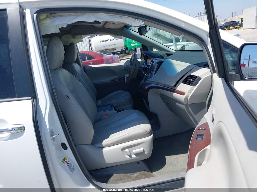 2013 TOYOTA SIENNA VAN 3.5L V-6 DOHC, VVT, 266HP